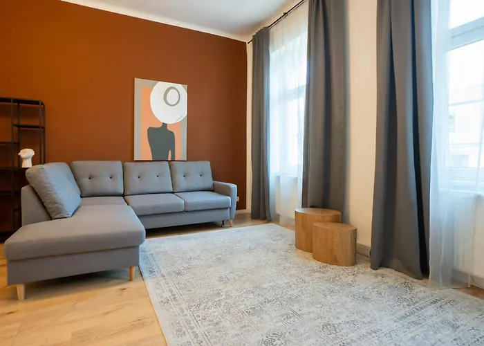 Bright 1Br Apartment With A Queen-Size Bed