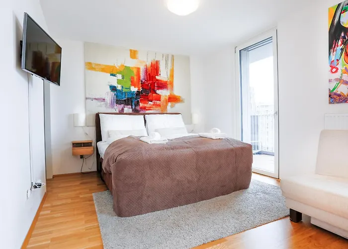 Penthouse Studio With Terrace, Pool, Sauna And City View At Hbf Main Station