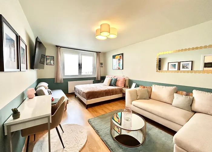 Central Vienna 2-Bedroom Next To Stadtpark
