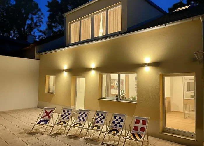 Spacious & Cozy Guesthouse - Near Metro & City Center - 3 Beds For 5 Person