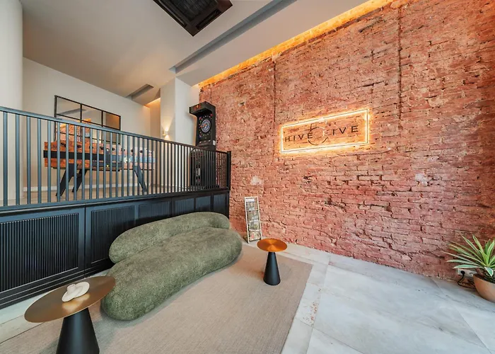 Home1 - Salon Boutique Hostel