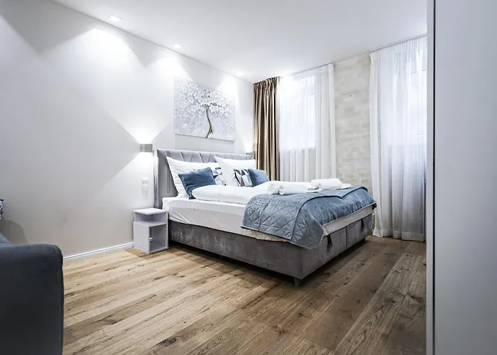 1 Bdr - Apartment Silver, Right Near Schoenbrunn Palace