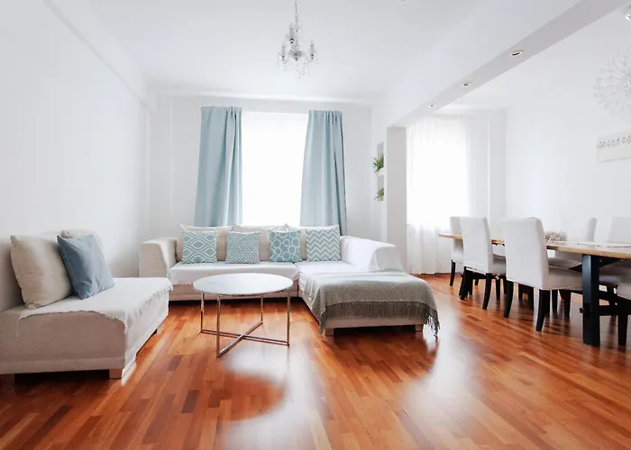 Operastreet City-Center Premium Apartment