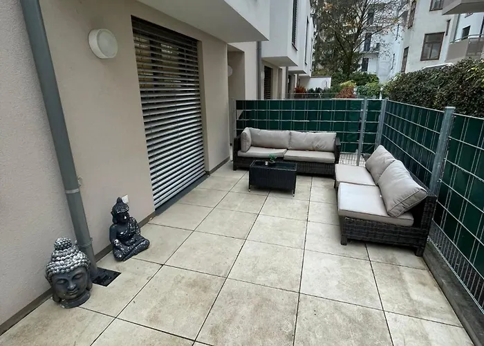 Ruhiges Wiener Townhouse Mit Terrasse Und Kueche