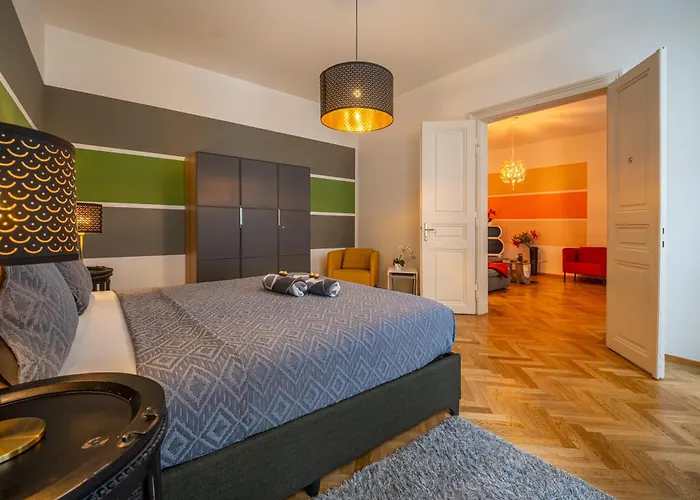 Spacious 2Br Apartment For 6 Near City Center Metro U2