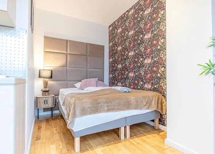 Stylish 1Br Apartment With Balcony Quick City Access
