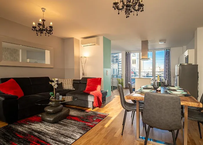 Two Bedroom Rooftop Apartment For 6 Near City Center & Metro U2