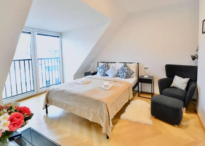 Modern Attic Flat With 2 Bedrooms