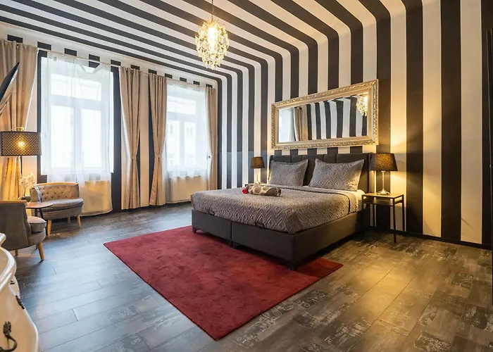 Apartment For 2 Near Karlskirche & U4 Metro
