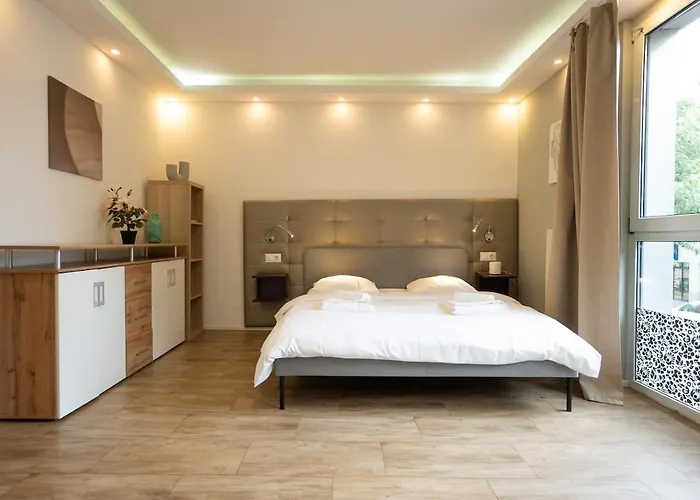 Studio With Queen-Size Bed K4