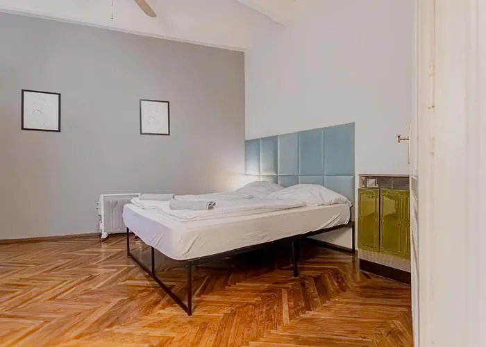 5-Min To Danube , Stylish 1Br Apt, For Longstays