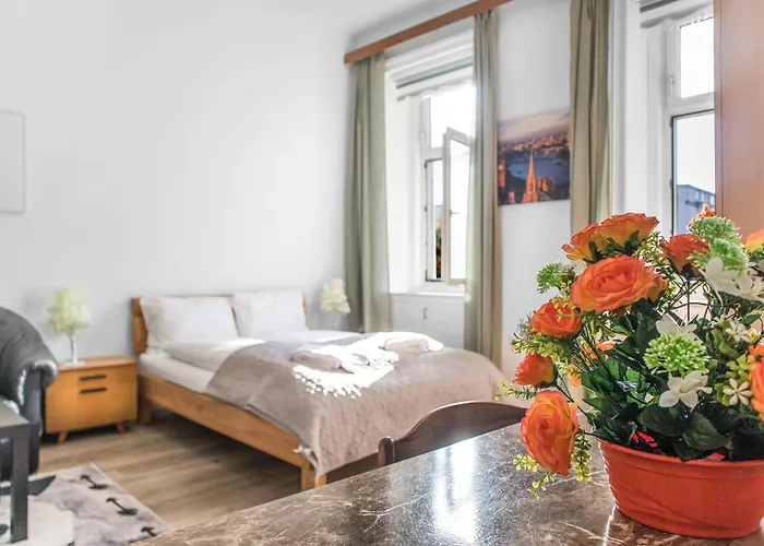 Comfortable 1Br Apartment Near Danube With Garden Long Stay