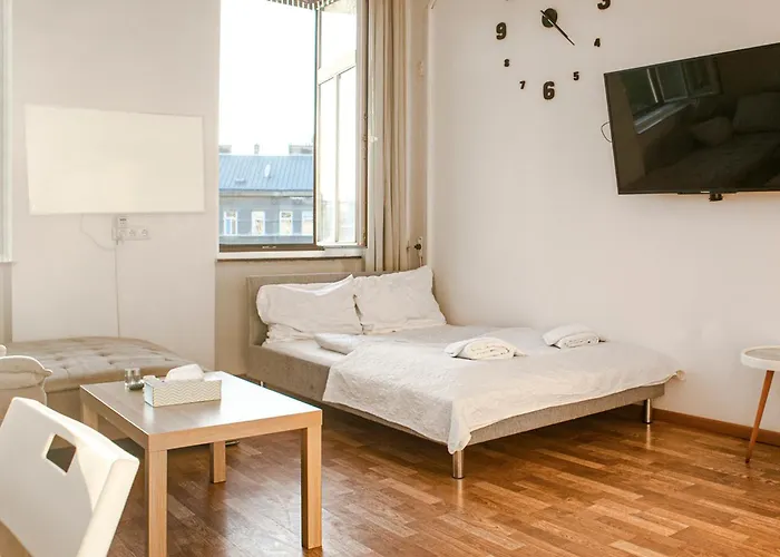 Private Rooms In A Comfortable 2Br Apartment Near Millennium Tower