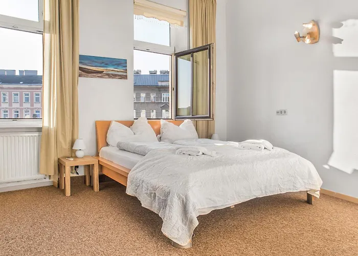 Comfortable 2Br Apartment Near Millennium Tower Ideal For Long Stays