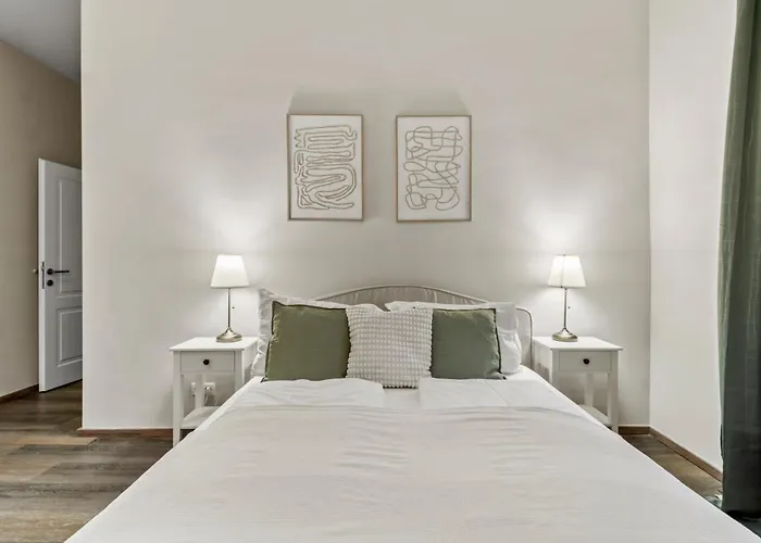 Modern And Spacious At Millennium City - 6 Min To Metro