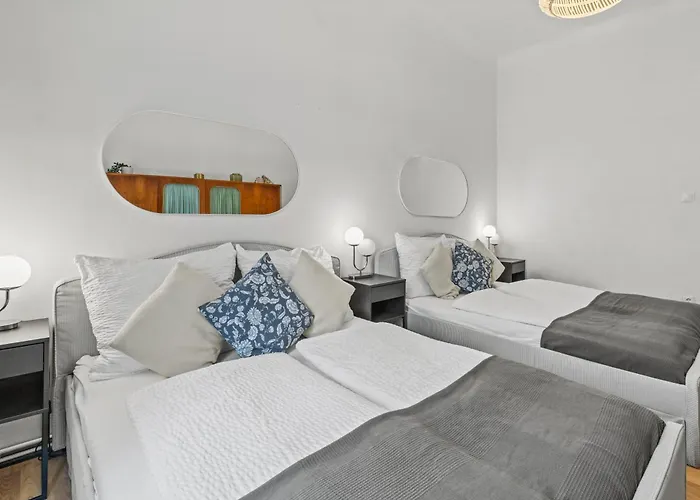 Monthly Stay - 2Br- 2-Min Walk To Metro Meidling