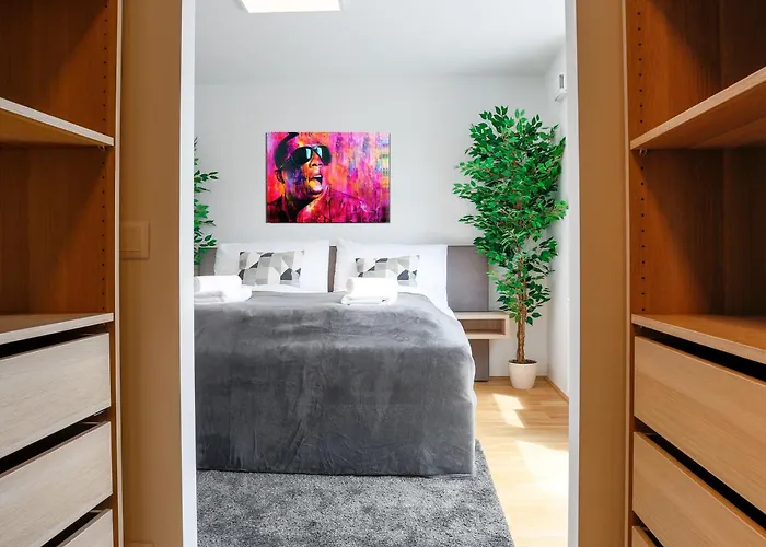 Luxury Two Bedroom Penthouse Apartment With Big Terrace And City View