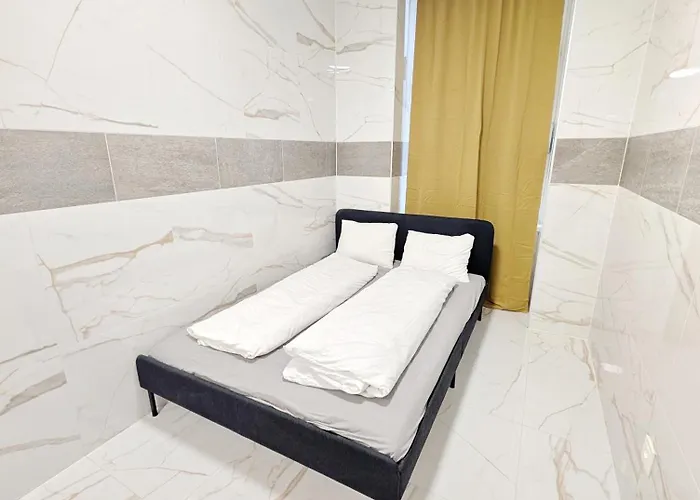 Comfortable Apartment in Lanstrasse Area BR3