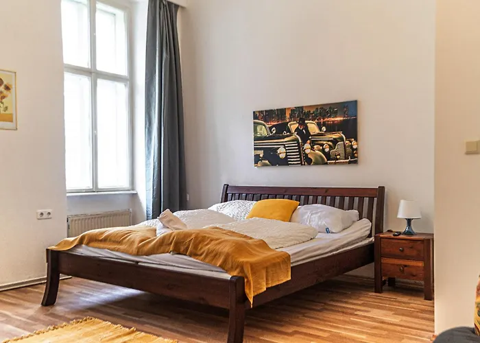 Stylish 3Br Apt With Lr Near Wiener Stadthalle