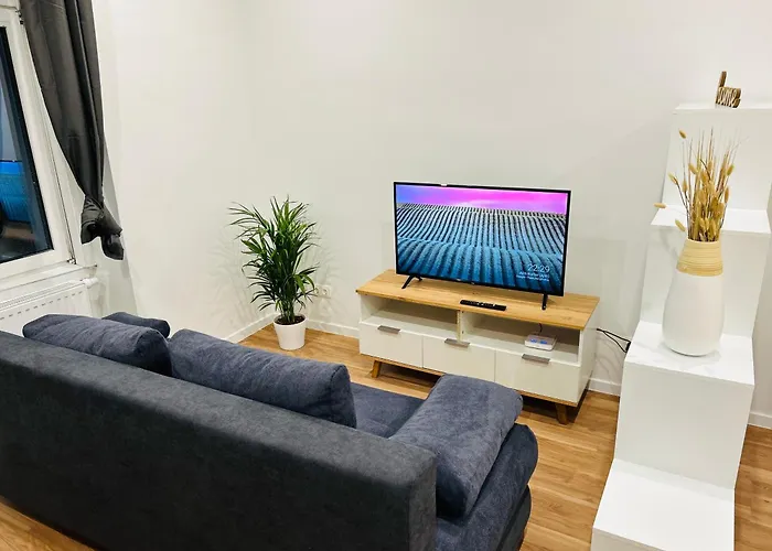 Long Term Central Apartment
