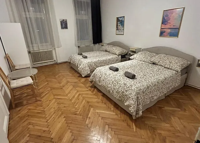 Long-Term Central 120M2 Old School Apartment