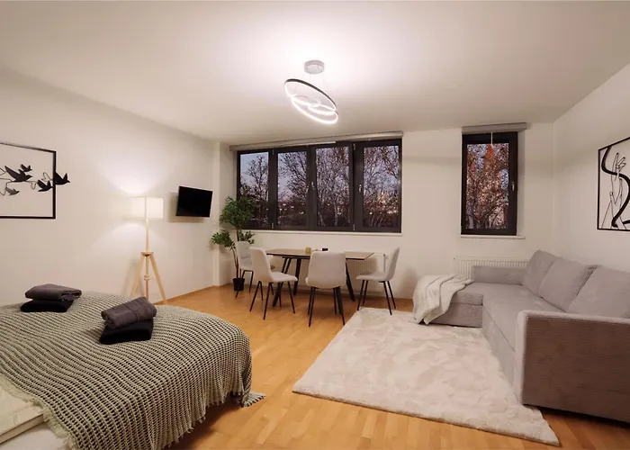 Delightful Apartment With Private Balcony In Perfect Location Of Vienna