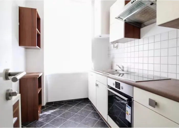 Cosy Apartment Near Metro & Center
