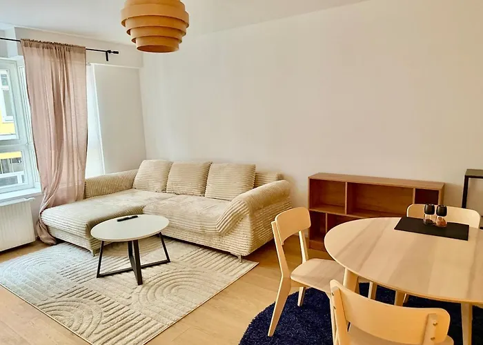 Luxury Stylish Apartment With Free Parking