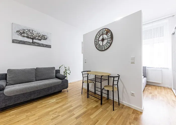 Compact Luxury By Jr City Apartments