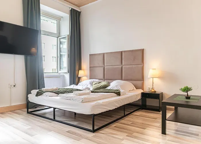 Lovely 2Br Apartment, Near U6 Schoepfwerk
