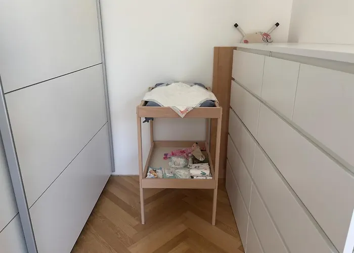 Viennese Charm Near The Main Train Station For 2-4 People