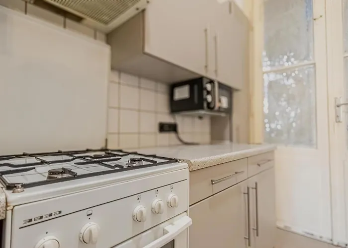 Beautiful 1Br Retreat Close To Wiener Stadthalle