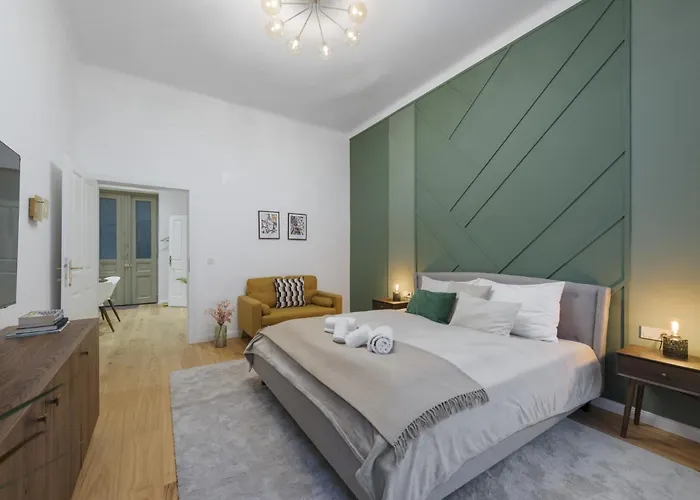 Schoenbrunn Maison - Boutique 2 Bedroom Residence In Viennas Greenest Quarter - By 4Ty3 Apartments