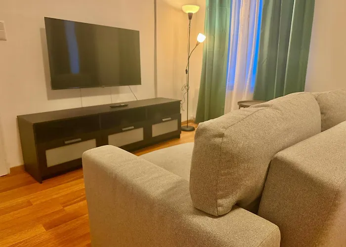 Spacious Ground Floor Apartment Near Center