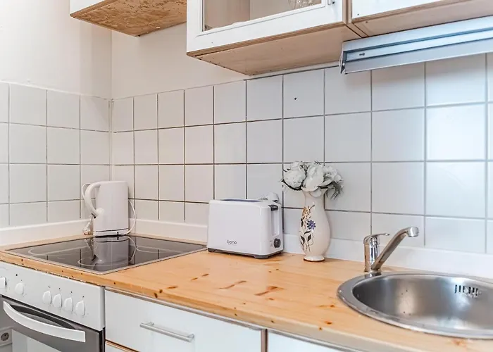 Cozy 2Br Apt, Steps To Belvedere & City Center