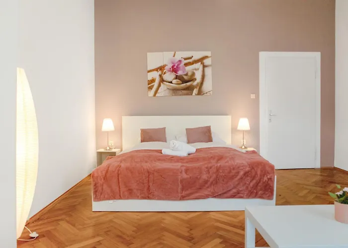 Comfy 3Br Stay Ideal Group Getaways & Families