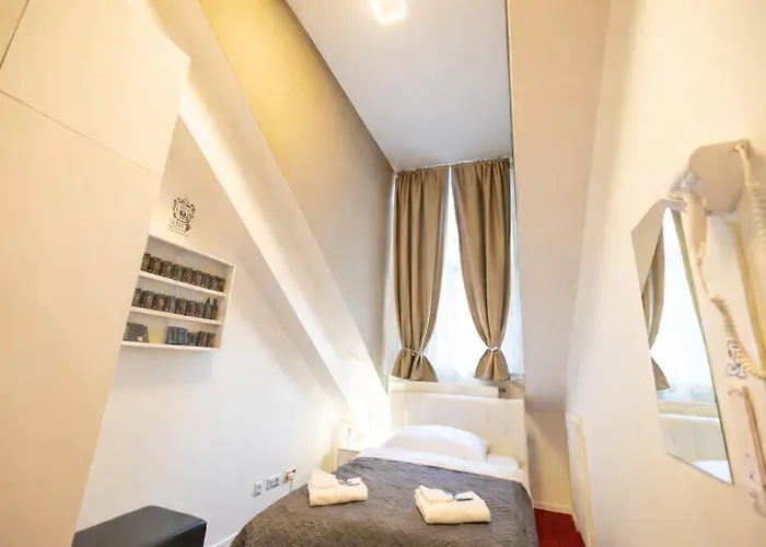 Datri Petite Suite 4