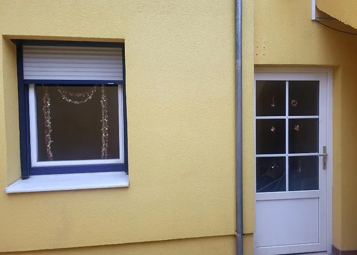 Flair Of Holiday Sissis Near Schoenbrunn City Metro 3 4 Busses 51A 48A Kids Pets Welcome