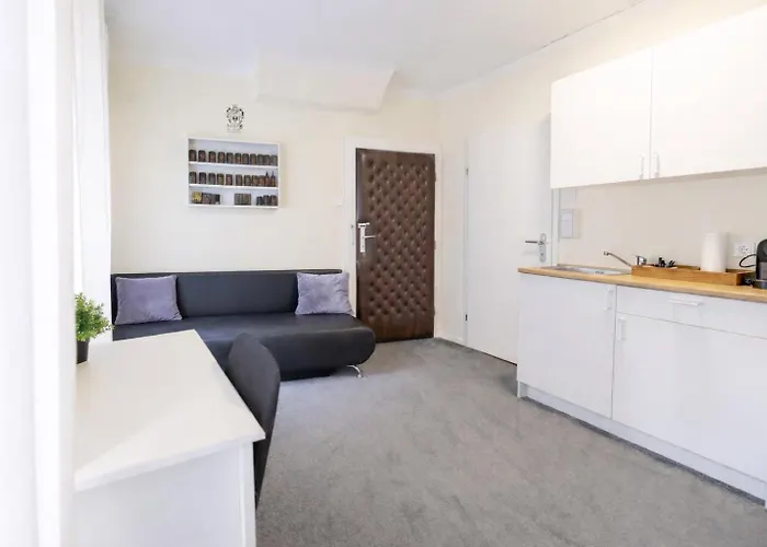 Datri Petite Suite 9