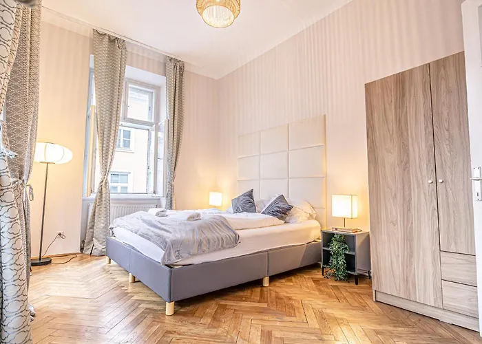 Spacious 2Br Apartment With Living Room In Central Vienna