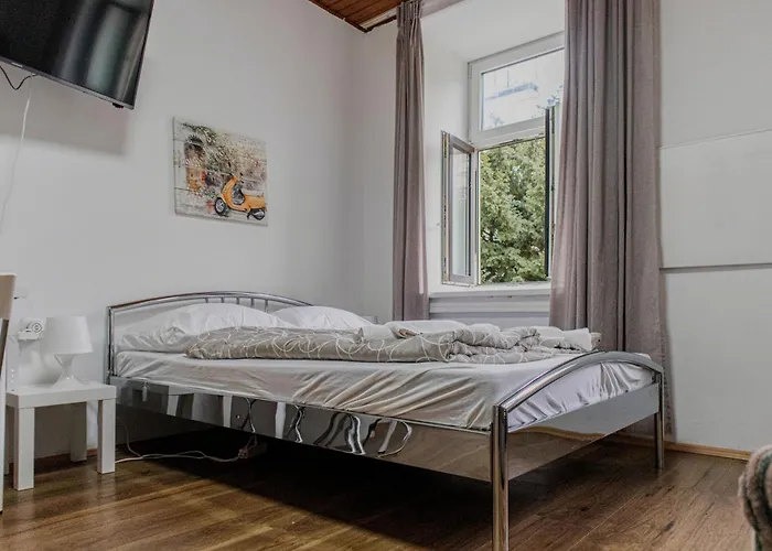 Bright 1Br Apartment Steps From The Danube