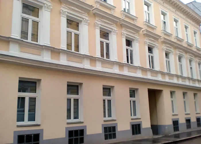 Apartments In Vienna Near Schoenbrunn & Westbahnhof - Keyless Check-In