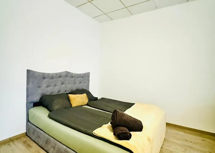 Modern 2Br Apt For 5 People With The City Center