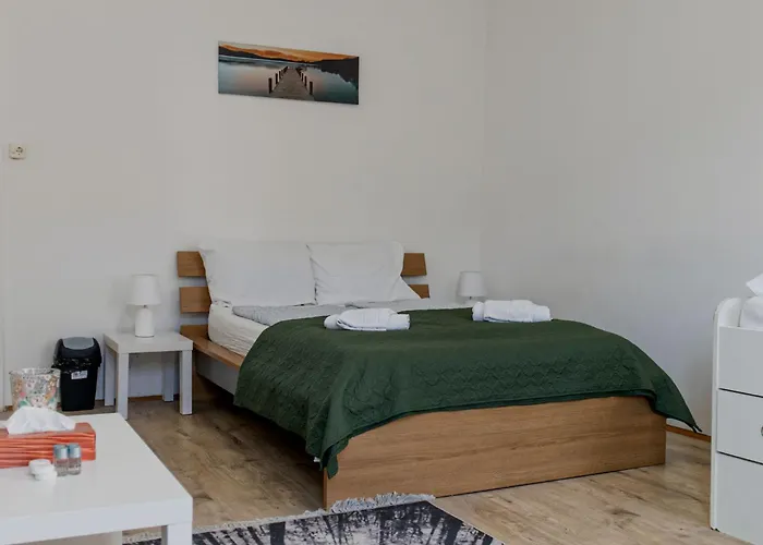 Relaxing Private Rooms Near The Danube River & Millennium City