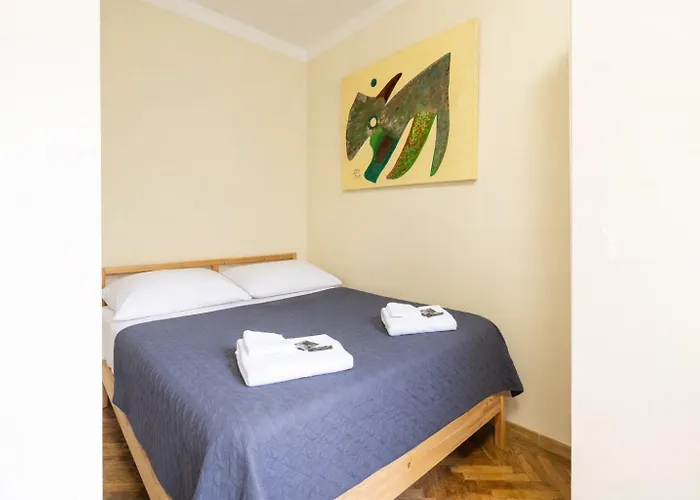 Datri Petite Suite 10