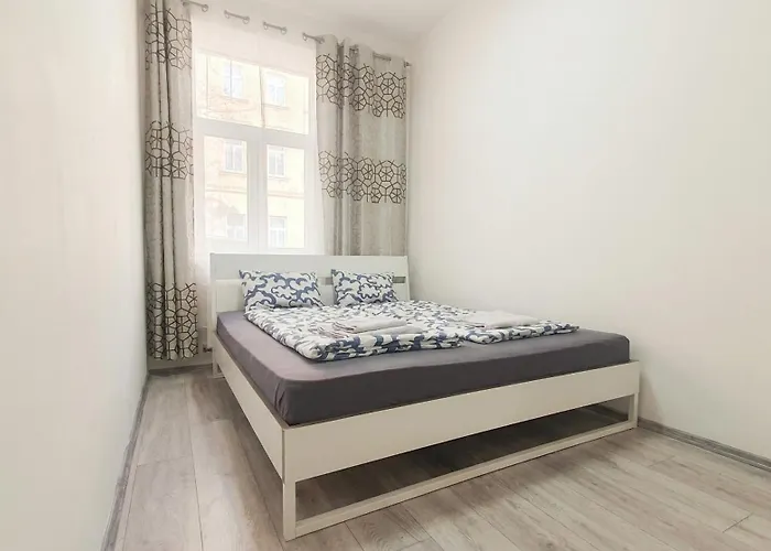 15 Min To Vienna Center - Affordable & Simple 5Br Apt With Wifi