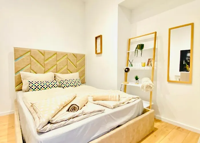 Ottakring Gem Shared 4Br Retreat Breathtaking City Views
