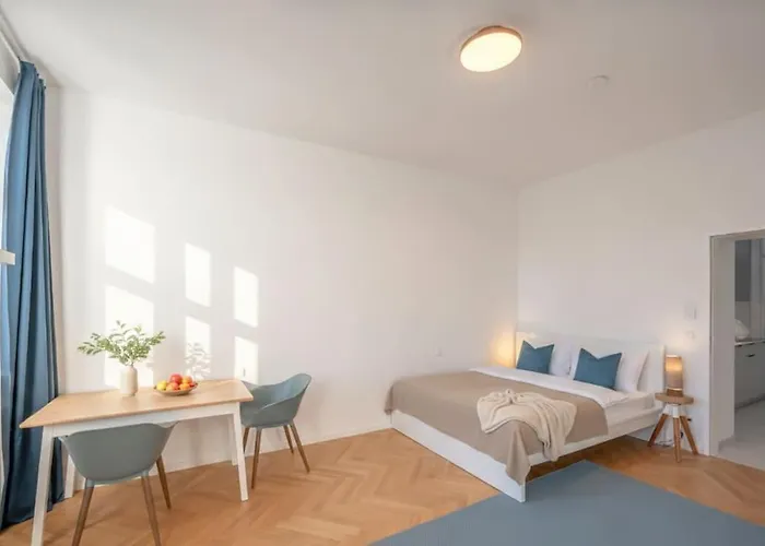 Lichtdurchflutet, Neu Saniert, Schnell Im Zentrum