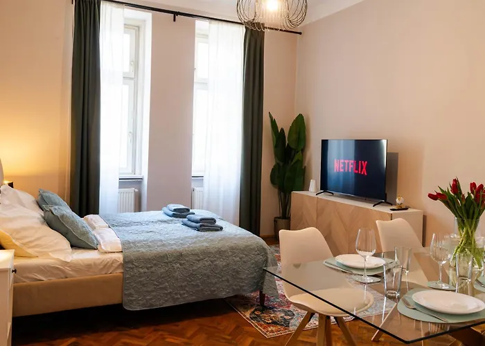 Large Comfortable Apartment I 15 Minutes To City Center
