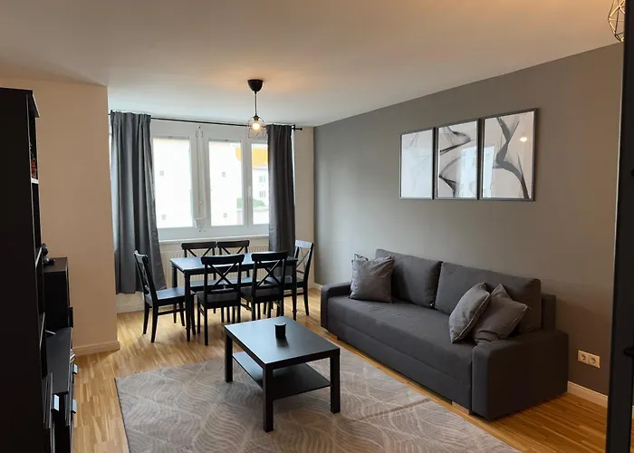Apartment 1Br, Train Station, Central, Modern